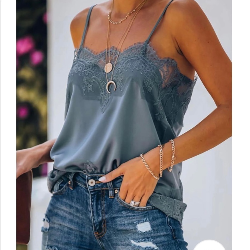 Host Pick 🌟 Eyelash Lace Cami